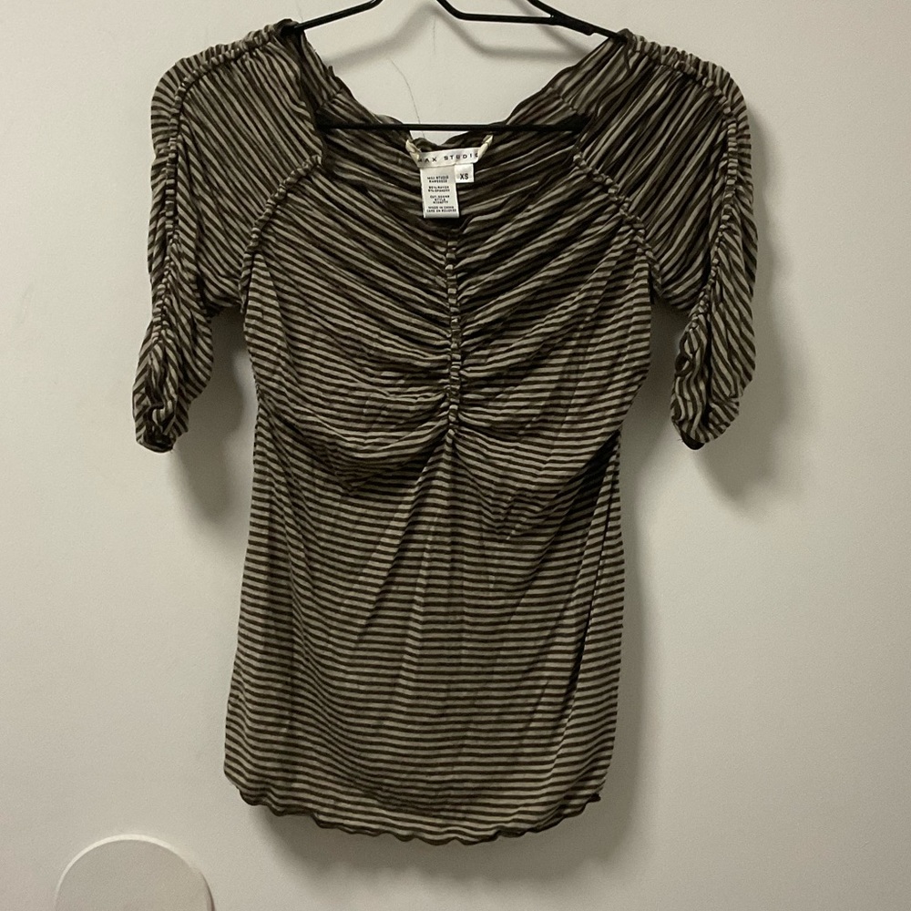 Max Studio Pleated Striped Brown & Tan Rayon Spandex Blend Short Sleeve Top! - Picture 9 of 9
